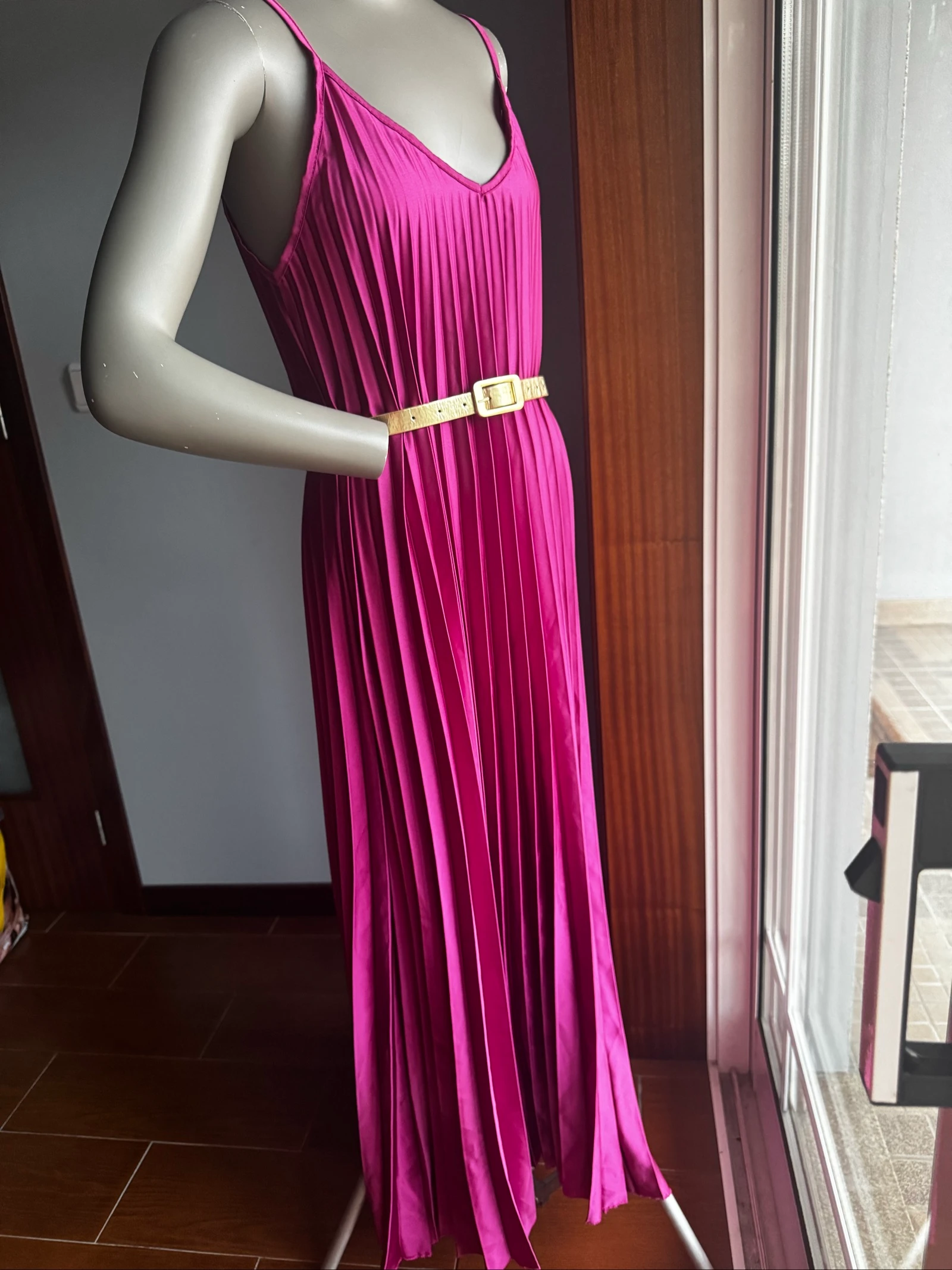 Neon Collection geplisseerde fuchsia jurk – nieuw met riem – een maat – photo 2